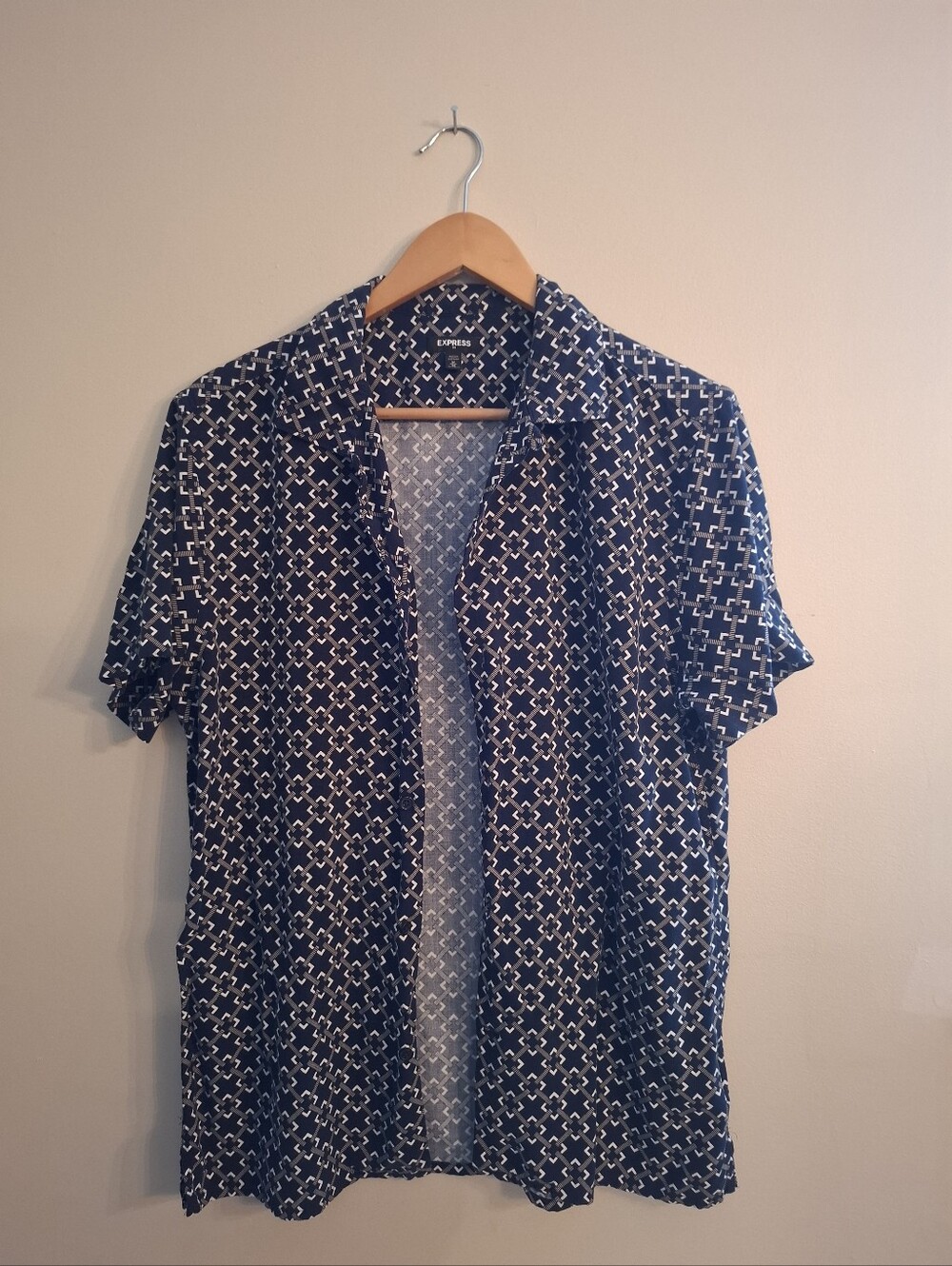 Express Boho Geometric‎ Short Sleeve Button-Up Shirt Summer Beach Relaxed Fit M